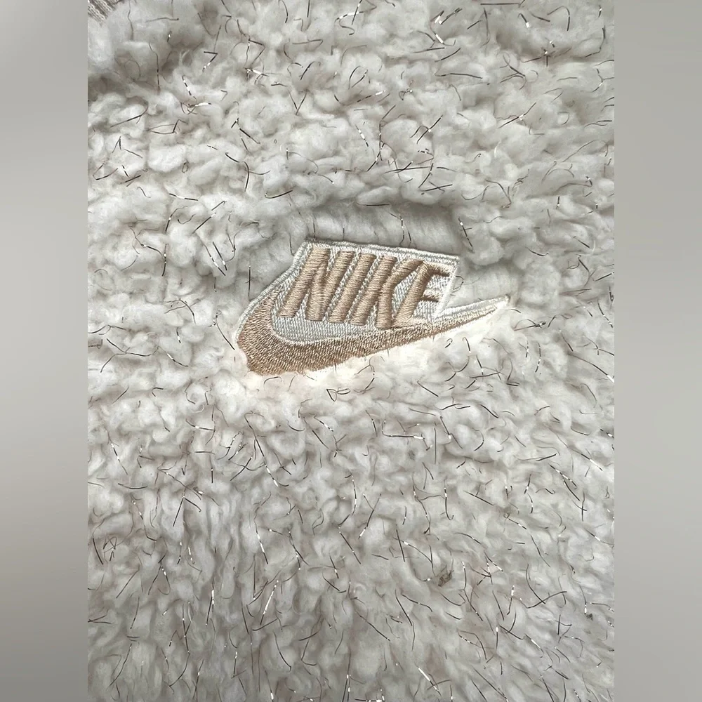 Nike Cream‎ Fleece Jacket- Youth Large, Shimmer strands
